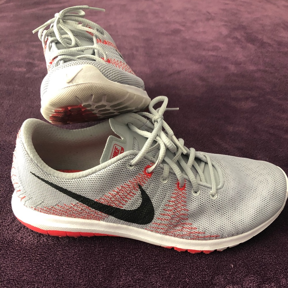 Nike Fury Shoes Size 6Y